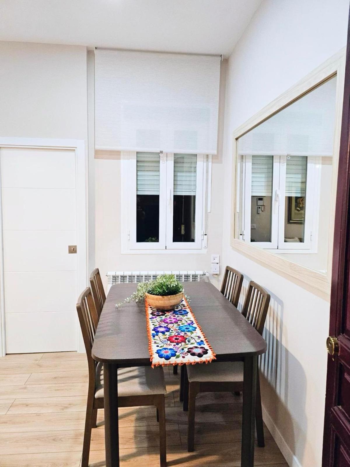 Acogedor Apartamento En Atocha By Bebalmy Μαδρίτη Εξωτερικό φωτογραφία